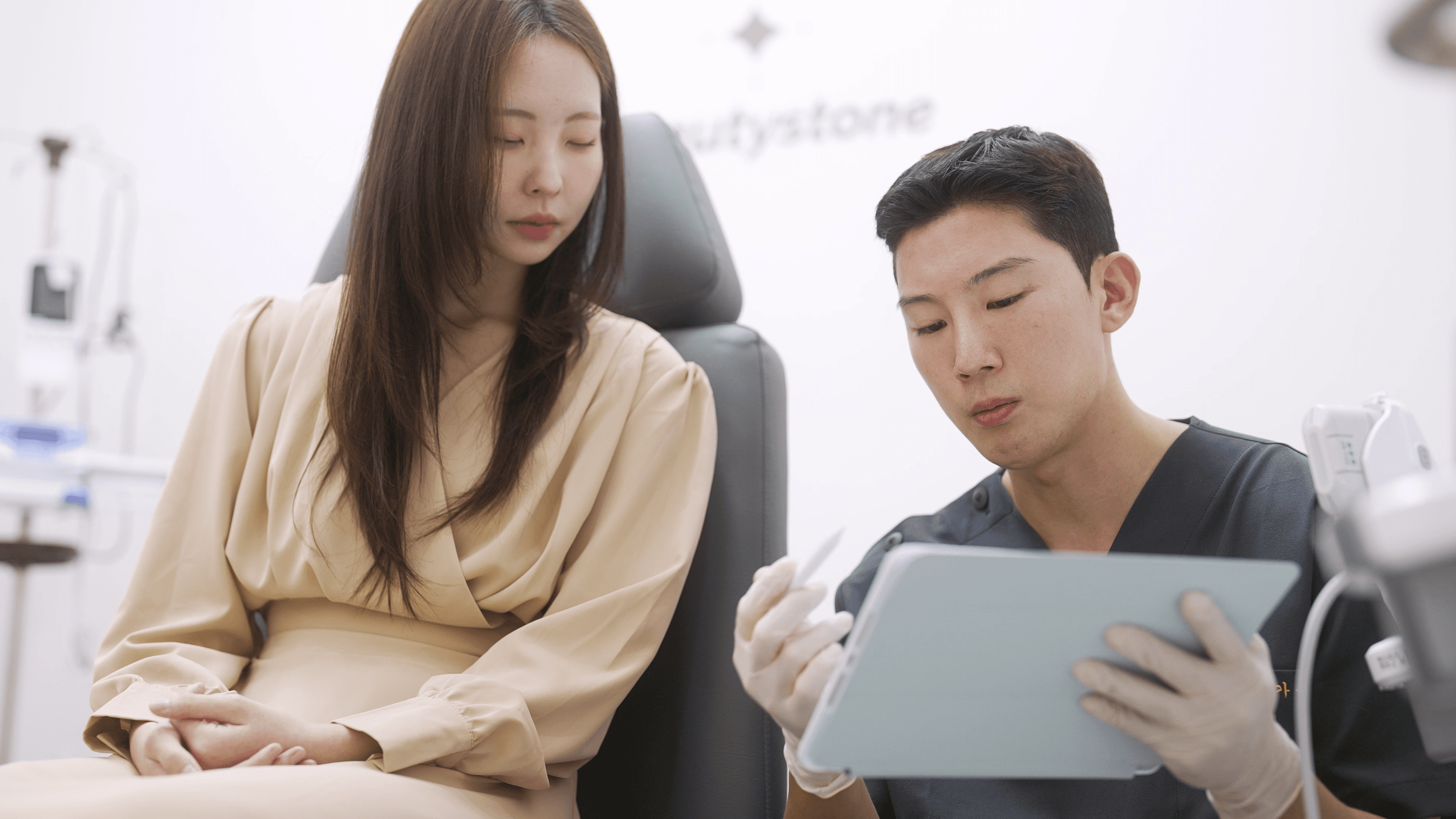 마리오네트&팔자주름에 스컬트라 시술